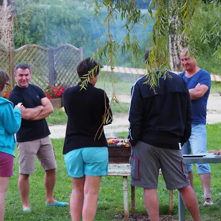Κάμπινγκ Sur Pilotis Avec Terrasse Pour 4 Personnes - Api-1-52-496 *