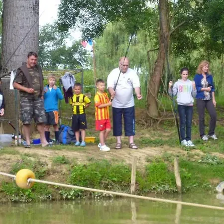 キャンプ場 Sur Pilotis Avec Terrasse Pour 4 Personnes - Api-1-52-496 Moncrabeau