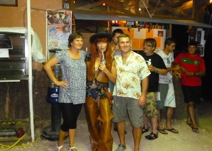 Sur Pilotis Avec Terrasse Pour 4 Personnes - Api-1-52-496 Kemp